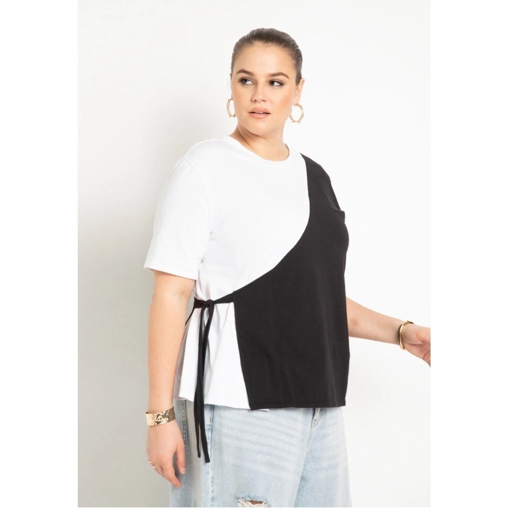 Eloquii Plus Size Black and White Color-block Short Sleeve T-Shirt